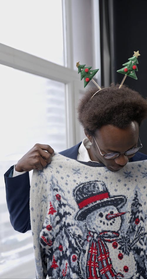 有关圣诞毛衣, 圣诞气氛, 垂直视频的免费素材视频