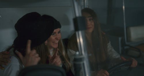 有关大笑, 女人, 帽子的免费素材视频