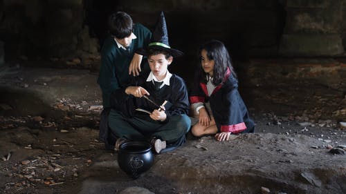 有关人物, 哈利波特, 坐的免费素材视频