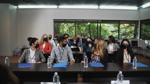 有关保护, 冠状病毒, 同事的免费素材视频