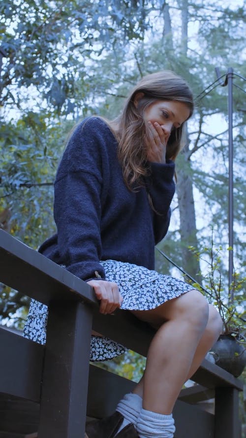 有关侧面图, 伤心, 哭的免费素材视频