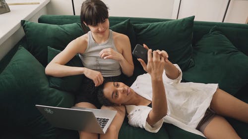 有关在家, 安慰, 异族夫妻的免费素材视频