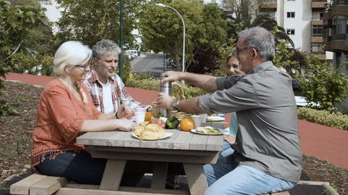 有关不倒翁, 健康, 坐的免费素材视频