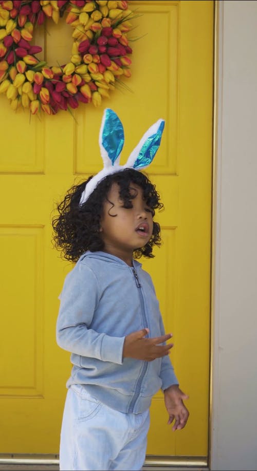 有关垂直视频, 复活节庆祝, 小女孩的免费素材视频