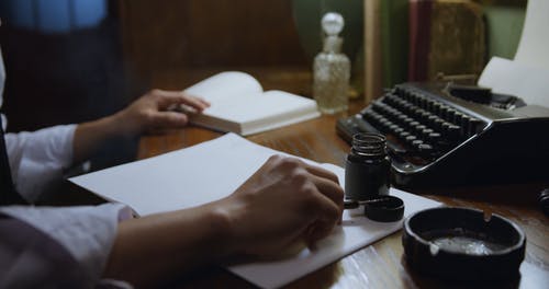 有关人, 墨水, 压力的免费素材视频