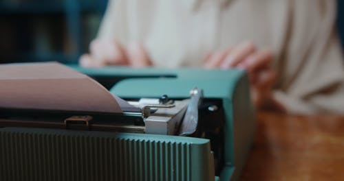 有关creating, 人, 图书馆的免费素材视频