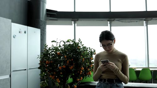 有关人, 反对光明, 商业的免费素材视频