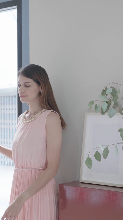 有关倚, 垂直视频, 女人的免费素材视频