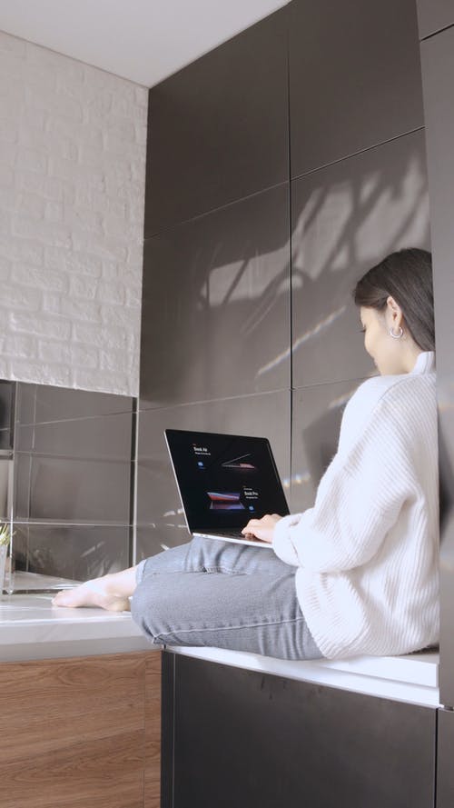 有关3C用品, 休闲装, 反射的免费素材视频