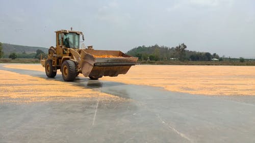 有关卡车, 拖拉机, 挖掘装载机的免费素材视频