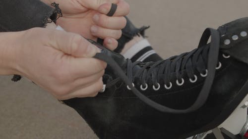 有关手, 溜冰鞋, 特写的免费素材视频