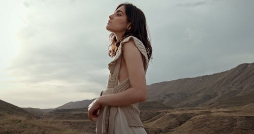 有关低角度视图, 化妆品, 多云的的免费素材视频