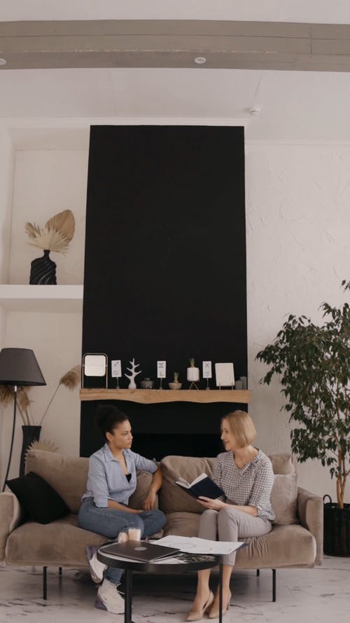 有关坐, 垂直视频, 多样化的免费素材视频