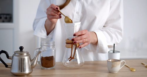 有关chemex, 咖啡制作, 咖啡滴头的免费素材视频