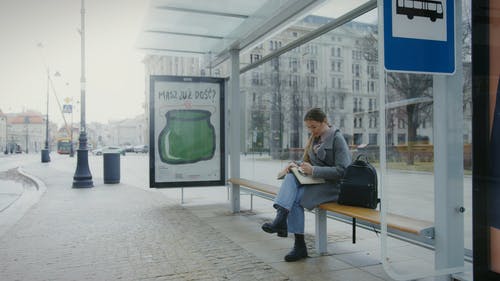有关乘客, 公车站, 出发的免费素材视频