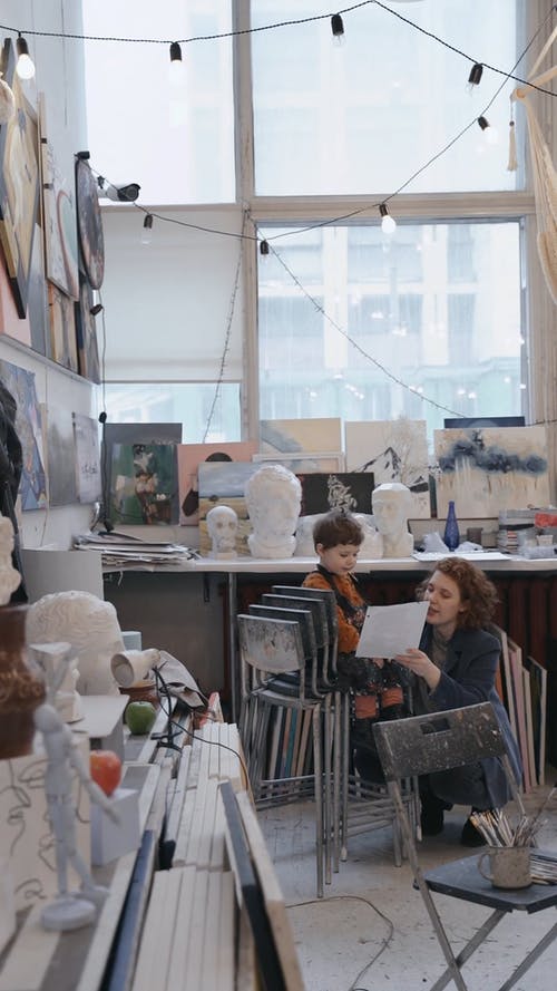 有关伸出援手, 倾听, 儿童的免费素材视频