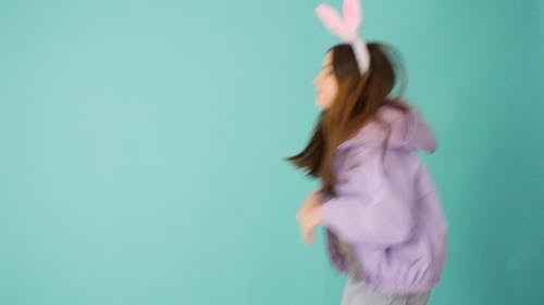 有关儿童, 兔子耳朵, 女孩的免费素材视频