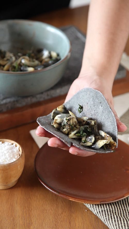 有关人, 垂直视频, 手的免费素材视频