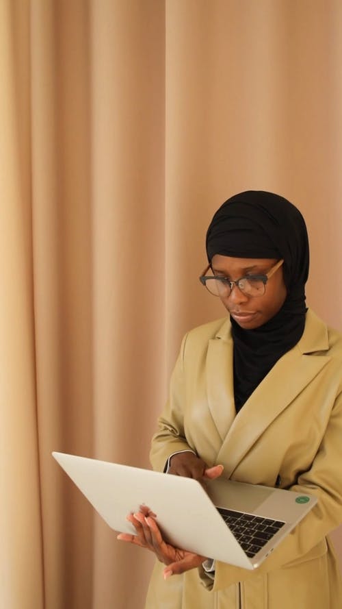 有关人, 在线课程, 垂直视频的免费素材视频