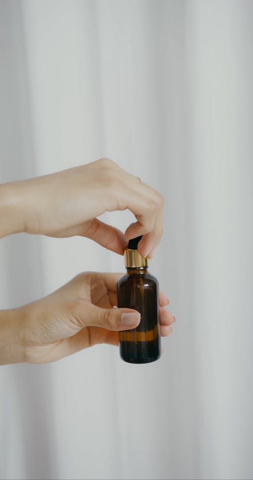 有关垂直视频, 手, 握住的免费素材视频