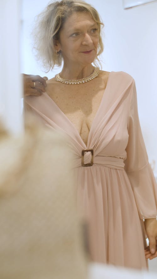 有关商店, 垂直视频, 女人的免费素材视频