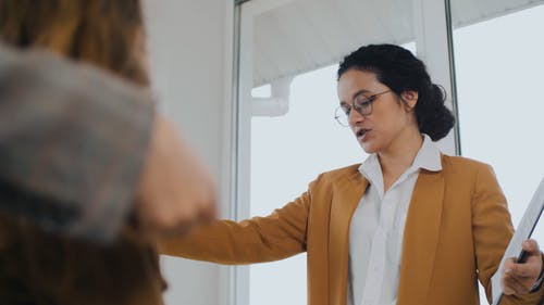 有关低角度视图, 出售, 合同的免费素材视频