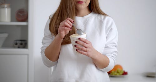 有关冰淇淋, 吃, 女人的免费素材视频