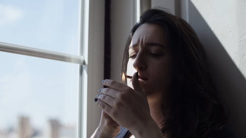 有关享受, 大麻文化, 女人的免费素材视频