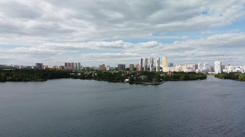 有关多云的天空, 市容, 建筑的免费素材视频