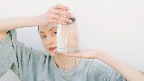 有关作文, 失真, 女人的免费素材视频