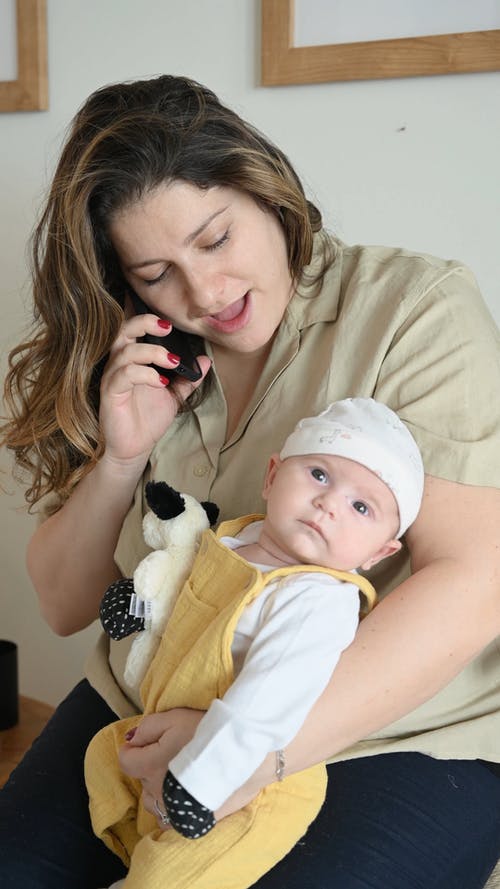有关呼叫, 垂直视频, 女人的免费素材视频