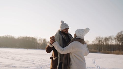 有关一对, 一起, 下雪的的免费素材视频