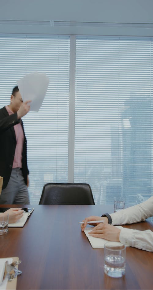 有关不满意, 事业, 人的免费素材视频