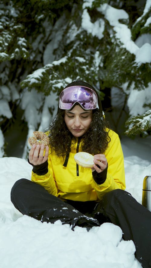 有关冬衣, 吃, 咬的免费素材视频