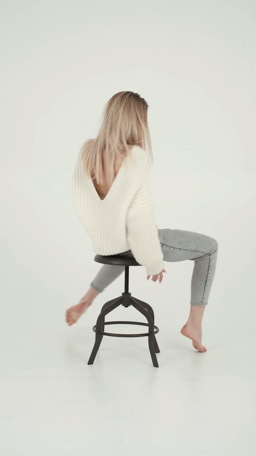 有关办公椅, 坐, 垂直视频的免费素材视频