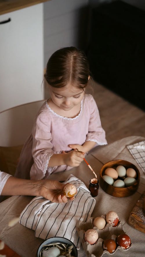 有关坐, 垂直视频, 涂料的免费素材视频