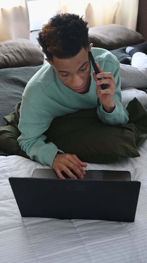 有关互联网, 人, 在家工作的免费素材视频