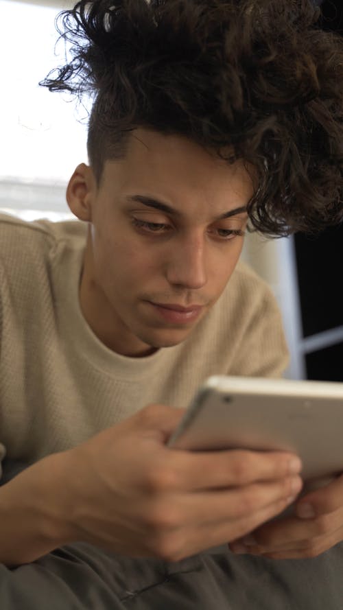 有关3C用品, 人, 休闲的免费素材视频