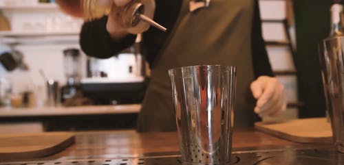 有关上菜, 不露面, 喝的免费素材视频