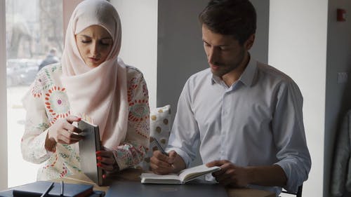 有关人, 伊斯兰教, 伸出援手的免费素材视频