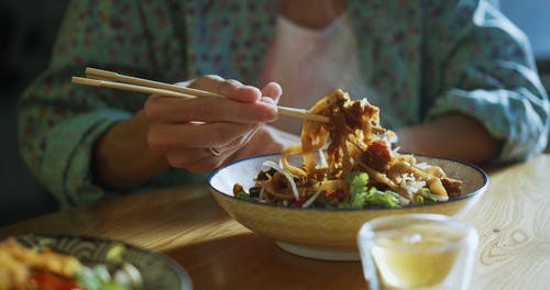 有关人, 好吃, 室内的免费素材视频