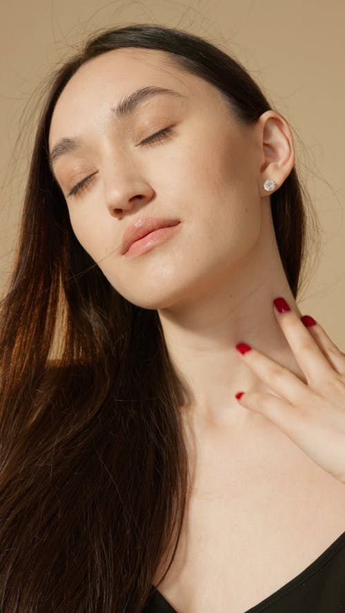 有关人, 化妆, 垂直视频的免费素材视频