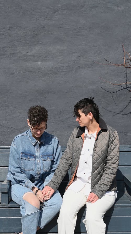 有关咖啡色头发的女人, 垂直视频, 女同性恋的免费素材视频