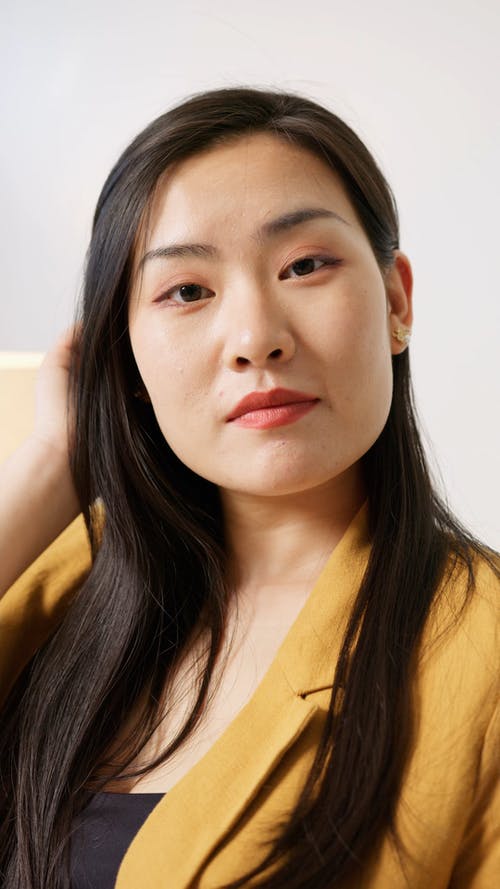 有关垂直视频, 女人, 摆姿势的免费素材视频