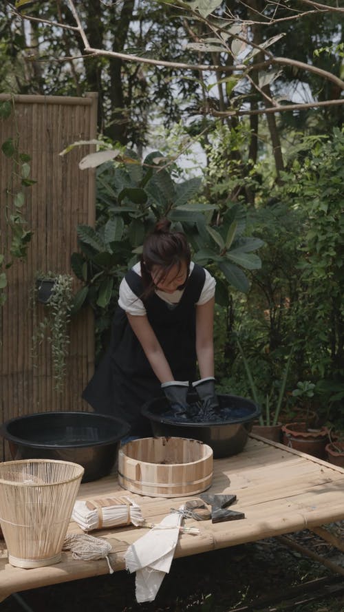 有关乳胶手套, 垂直视频, 埋的免费素材视频