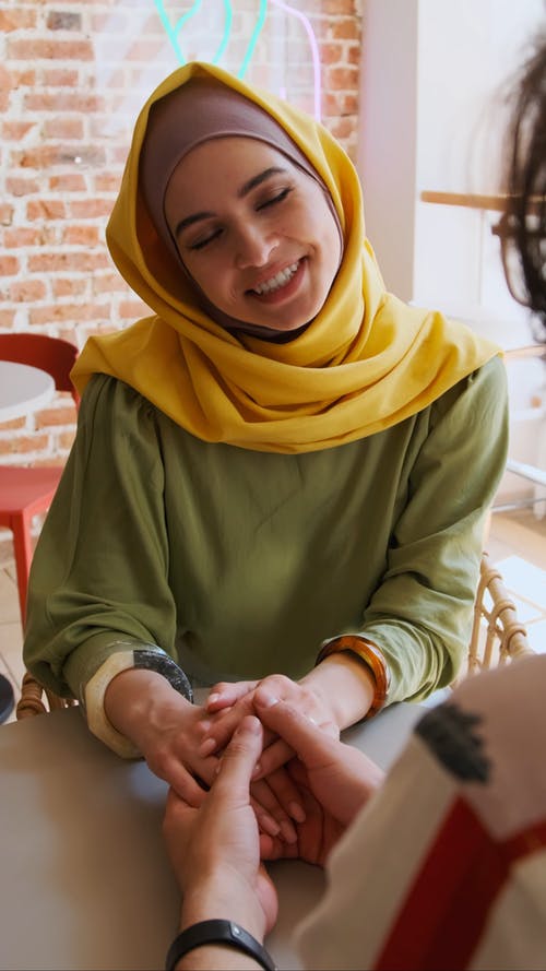 有关一对, 人, 在肩膀上射击的免费素材视频