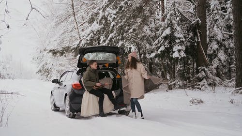 有关一对, 下雪, 人的免费素材视频