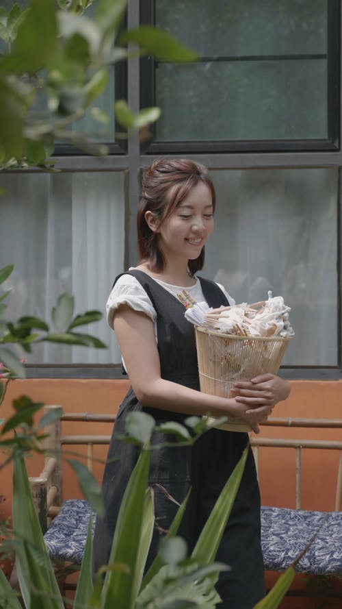 有关享受, 垂直视频, 工厂的免费素材视频