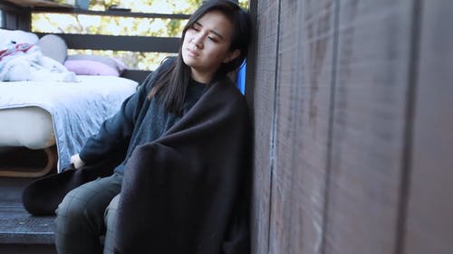 有关倚, 伤心, 女人的免费素材视频