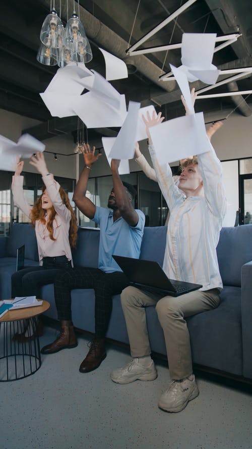 有关向上丢, 商业, 垂直视频的免费素材视频